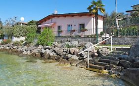 Locazione Turistica Casetta Sul Lago